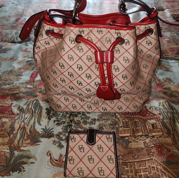 Dooney and Bourke Purse & Wallet - Picture 1 of 5